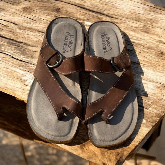 White Mountain Brown Leather Thong‎ Buckle Sandals Comfort Slides Size 7M - Picture 1 of 6
